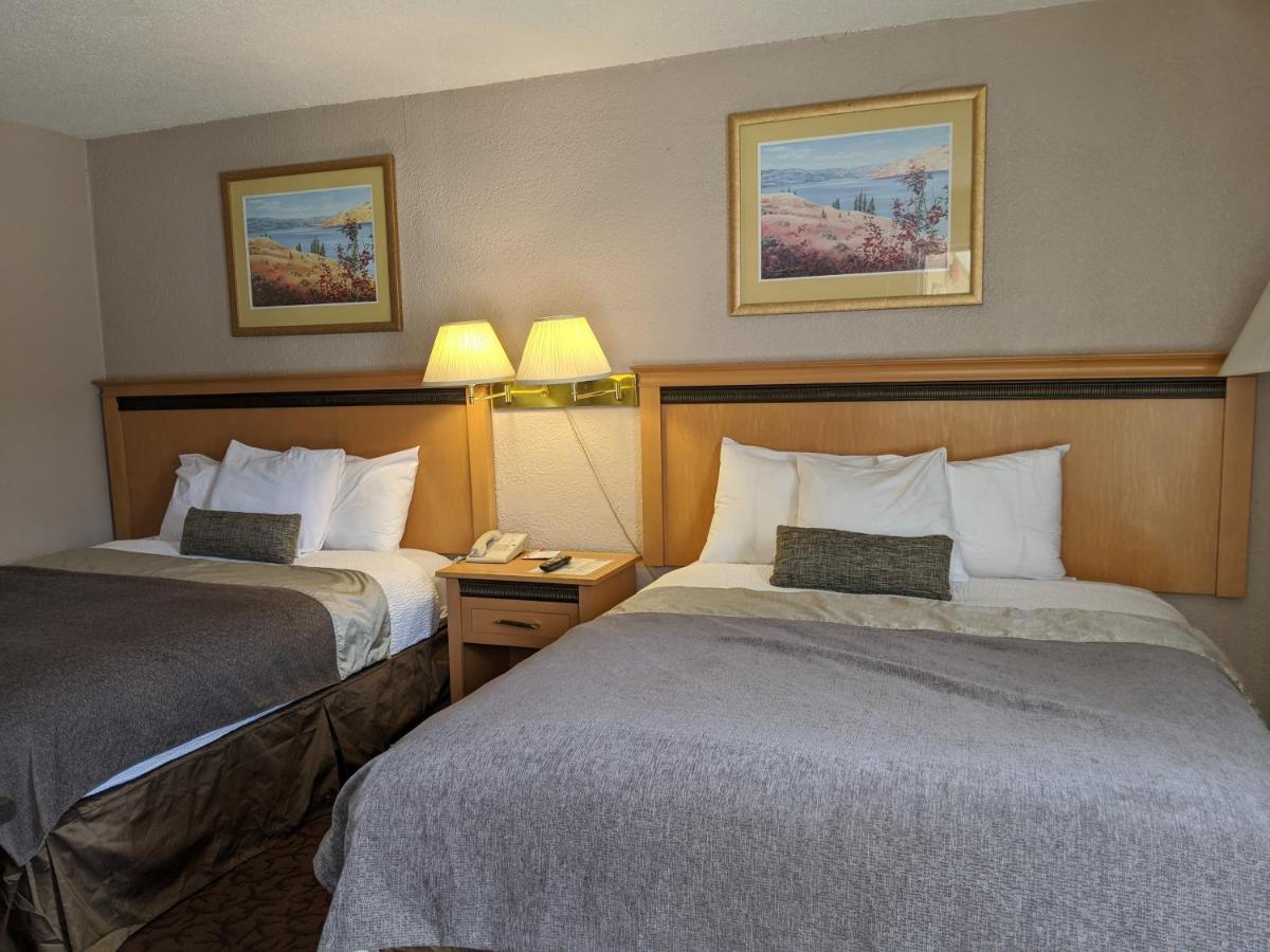 Howard Johnson By Wyndham Downtown Камлупс Екстериор снимка